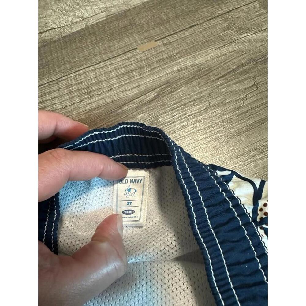 Old Navy Toddler Boy's Swim Trunks Set - Picture 4 of 4